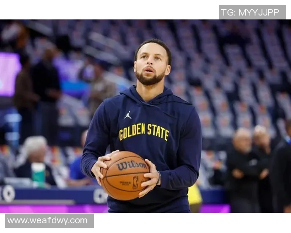 库里伤愈复出，汤普森庆祝道：“我们终于重聚了！”