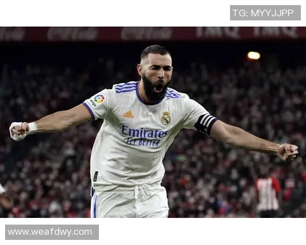 皇马2-1逆转毕尔巴鄂:本泽马梅开二度,继续领跑西甲积分榜 皇马2-1逆转毕尔巴鄂:本泽马梅开二度,继续领跑西甲积分榜