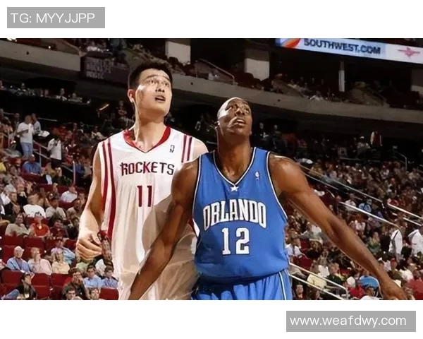 罗宾逊姚明的篮球传奇:从对抗到友谊的跨越与启示 罗宾逊姚明的篮球传奇:从对抗到友谊的跨越与启示